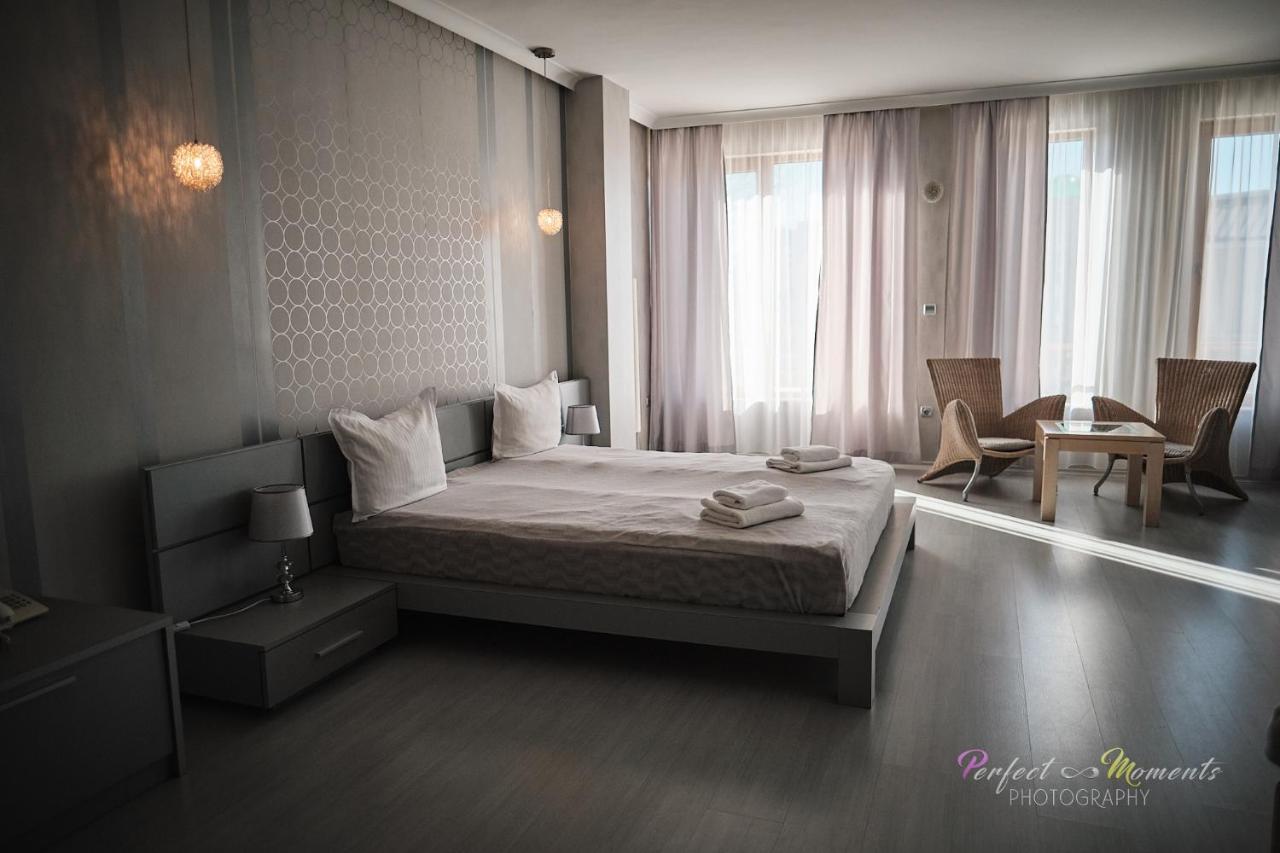 Family Hotel Classic Varna Esterno foto
