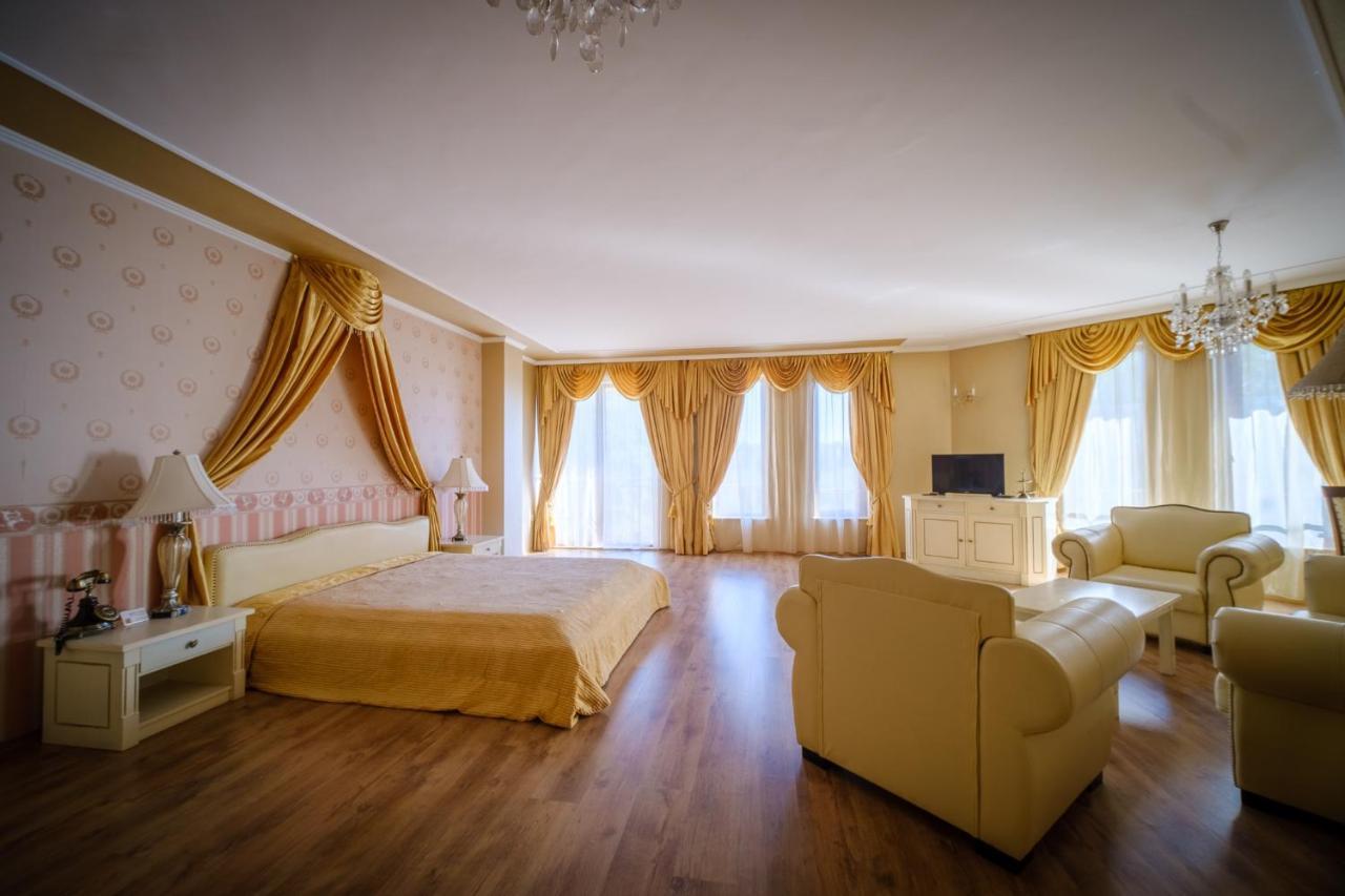 Family Hotel Classic Varna Esterno foto