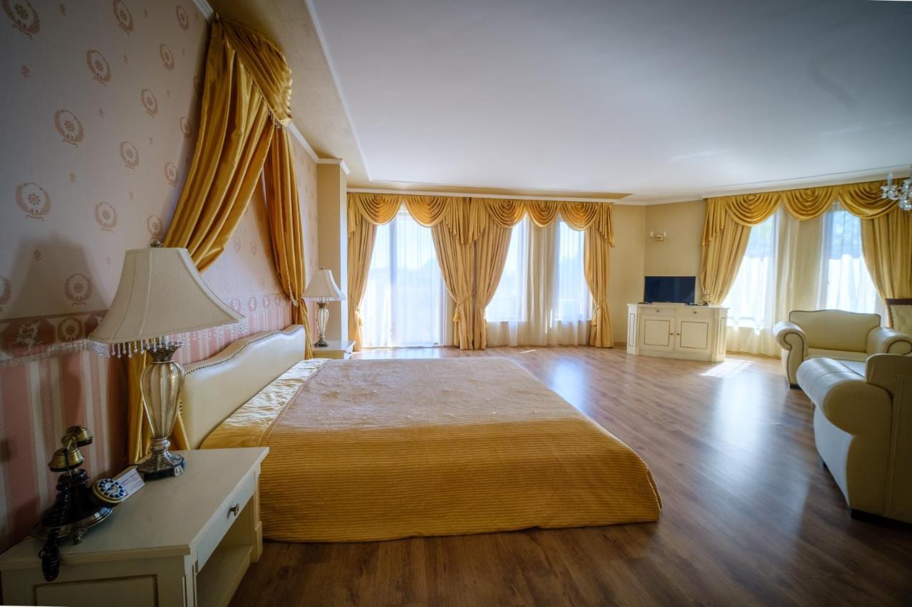 Family Hotel Classic Varna Esterno foto