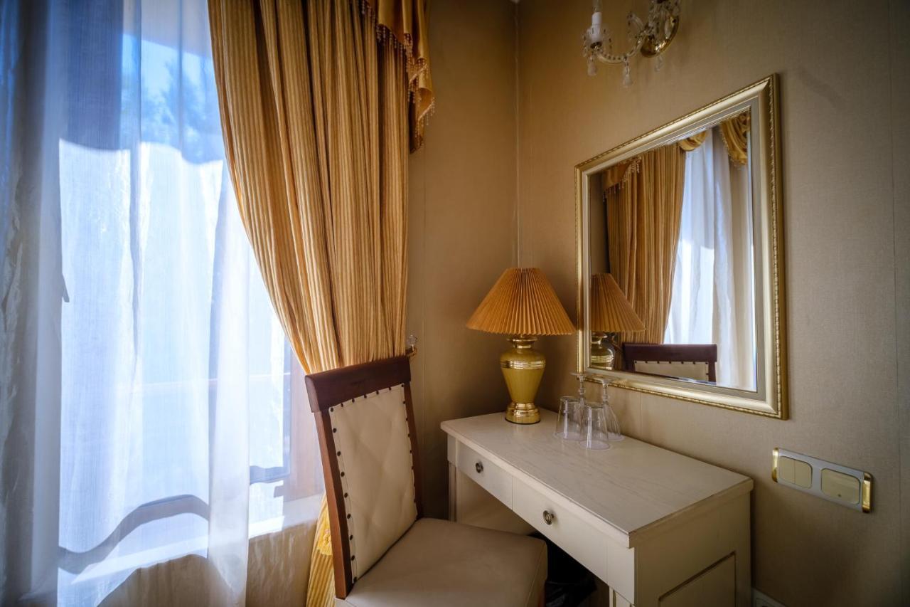 Family Hotel Classic Varna Esterno foto