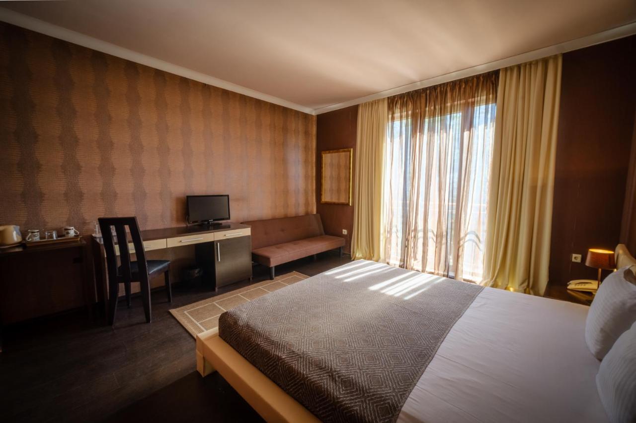 Family Hotel Classic Varna Esterno foto