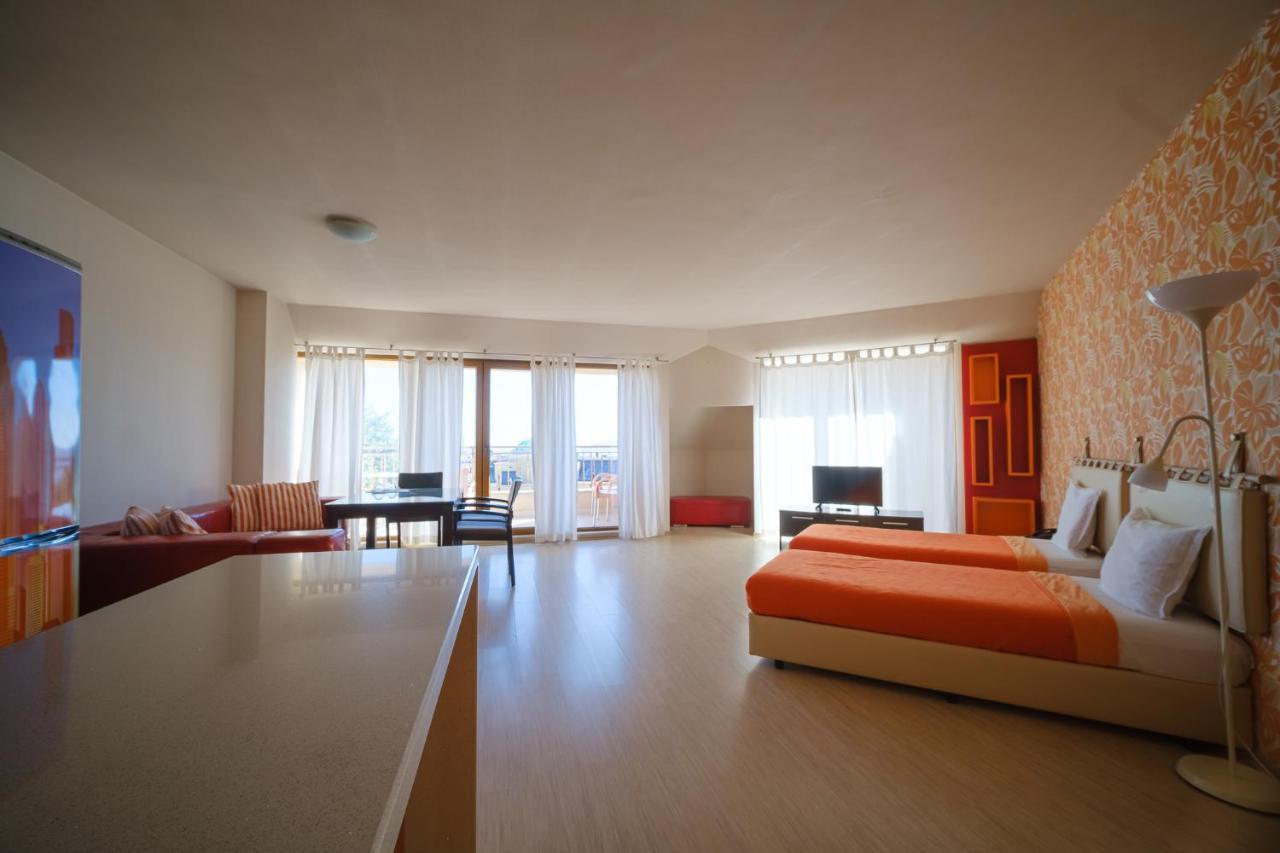 Family Hotel Classic Varna Esterno foto