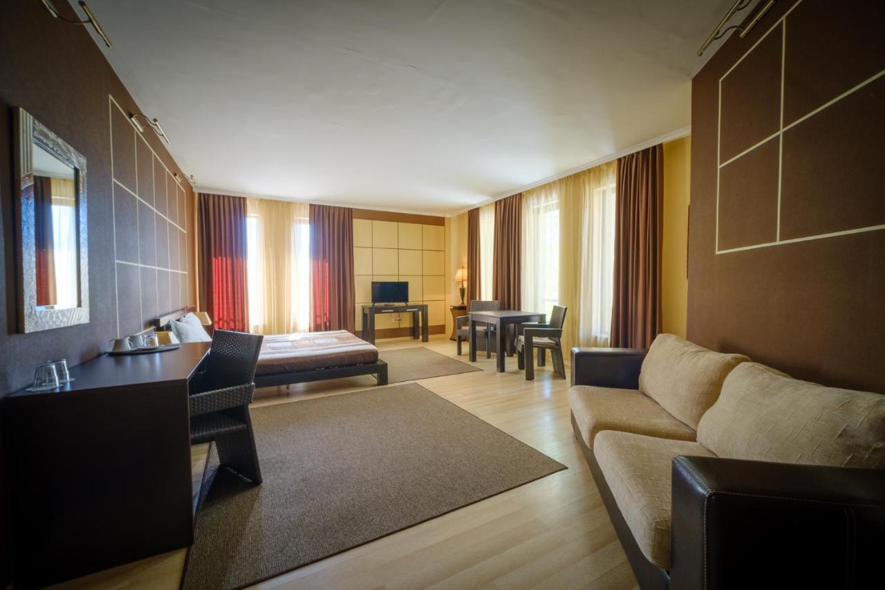 Family Hotel Classic Varna Esterno foto